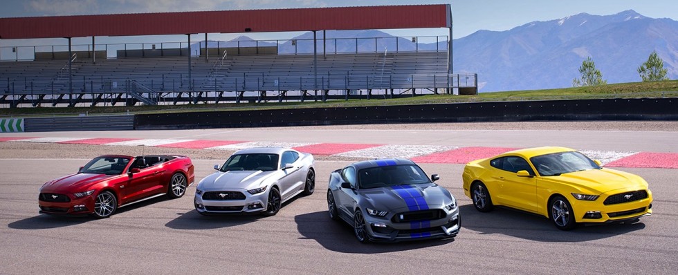 2016 Ford Mustang family shot