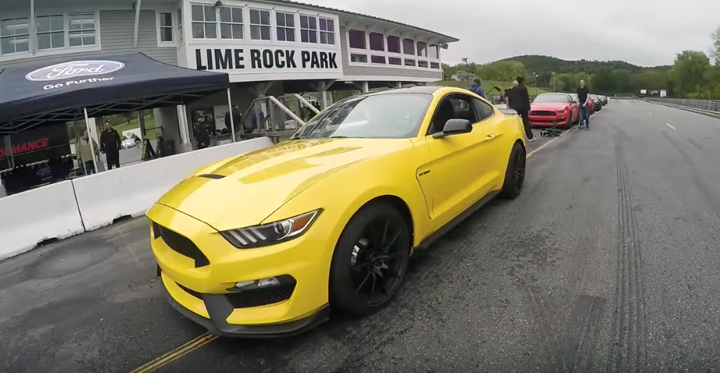 Shelby GT350 goes for a very wet track lap