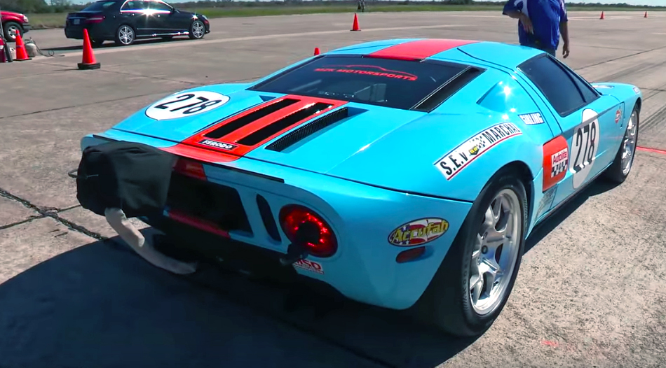 273-mph Ford GT smashes the Texas Mile