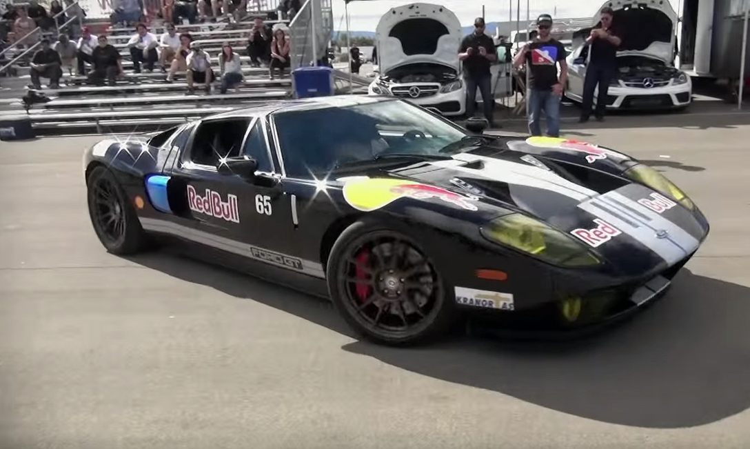 Twin-turbo Ford GT burns out on the way to 200mph