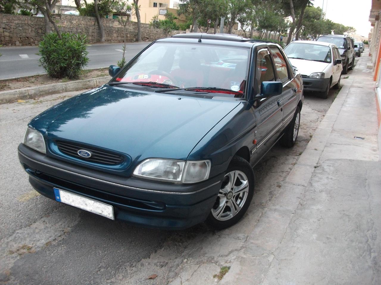 1994 Ford Escort LX