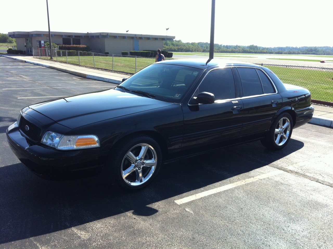 2004 Ford Crown Victoria LX